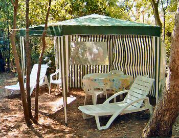 Le salle de jardin privatif de tous les g&icirc;tes