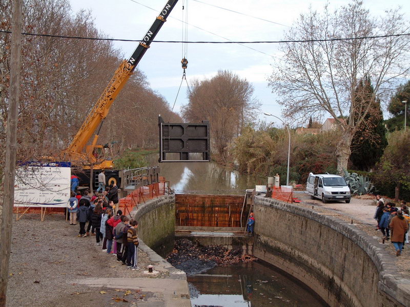 Le Pont de Caylus à Portiragnes, avant et après qu'il ait été réhaussé dans les années 70