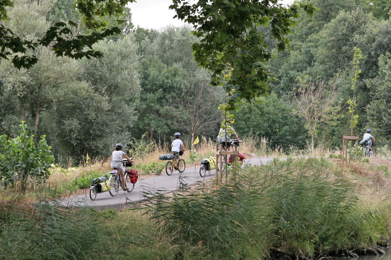 La piste cyclable est dans un état assez variable...