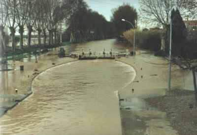 L'&eacute;cluse de Portiragnes lors de l'inondation de septembre 1963