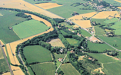 Le seuil de Naurouze vu du ciel, au partage des eaux