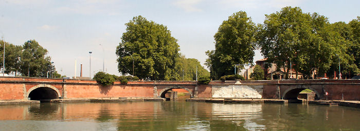 Les Ponts Jumeaux, port de l'embouchure