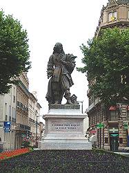 La statue de Pierre Paul Riquet sur les allées, à Béziers
